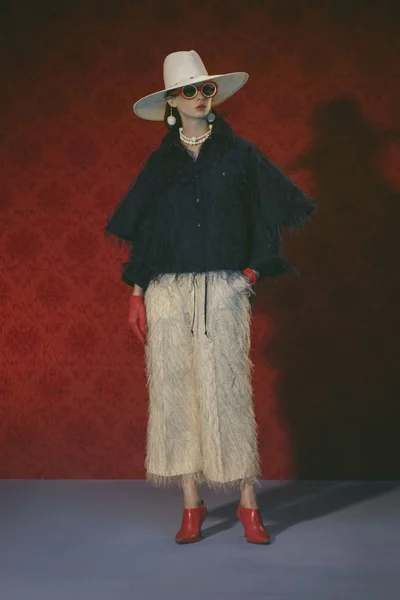 Look 28